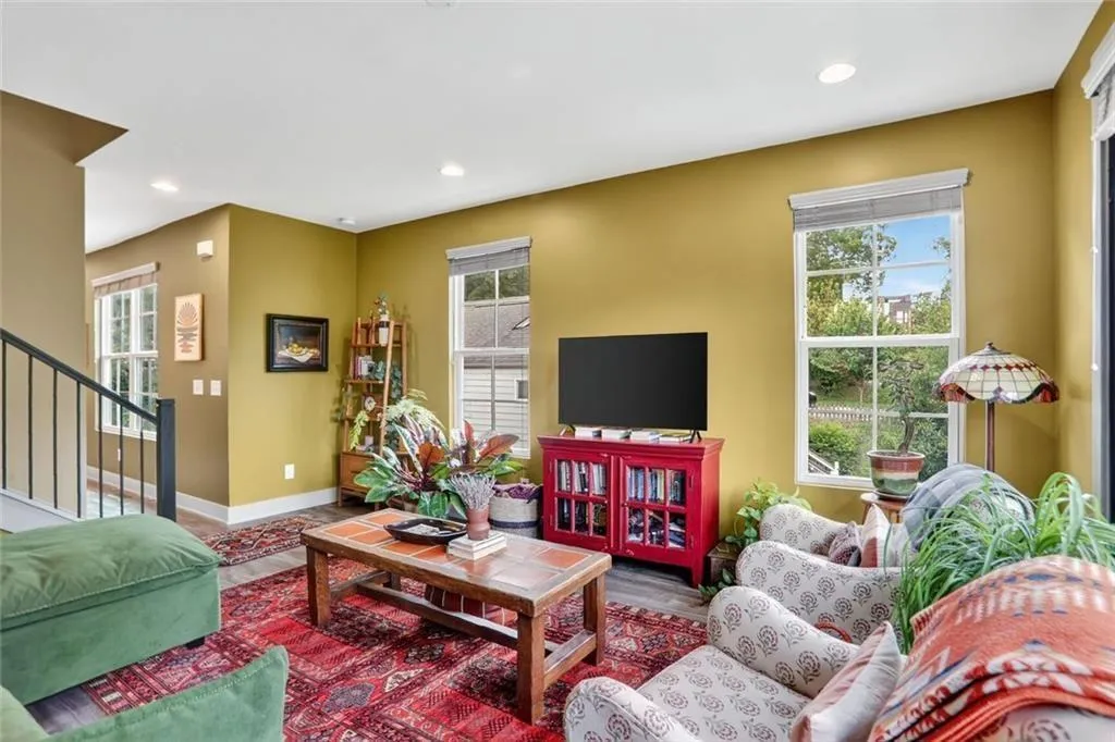 Atlanta, Georgia 30307, United States, 3 Bedrooms Bedrooms, ,4 BathroomsBathrooms,Residential,Active,214608