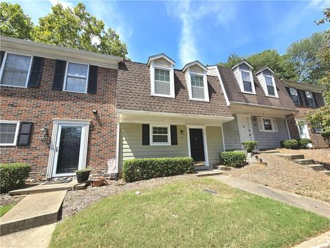 Photo of 227 Quail Run, Roswell, GA 30076 (MLS # 7747602)
