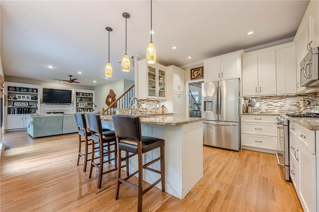 745 Amberton Close, Suwanee, Georgia image 18