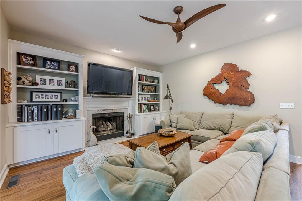 745 Amberton Close, Suwanee, Georgia image 12