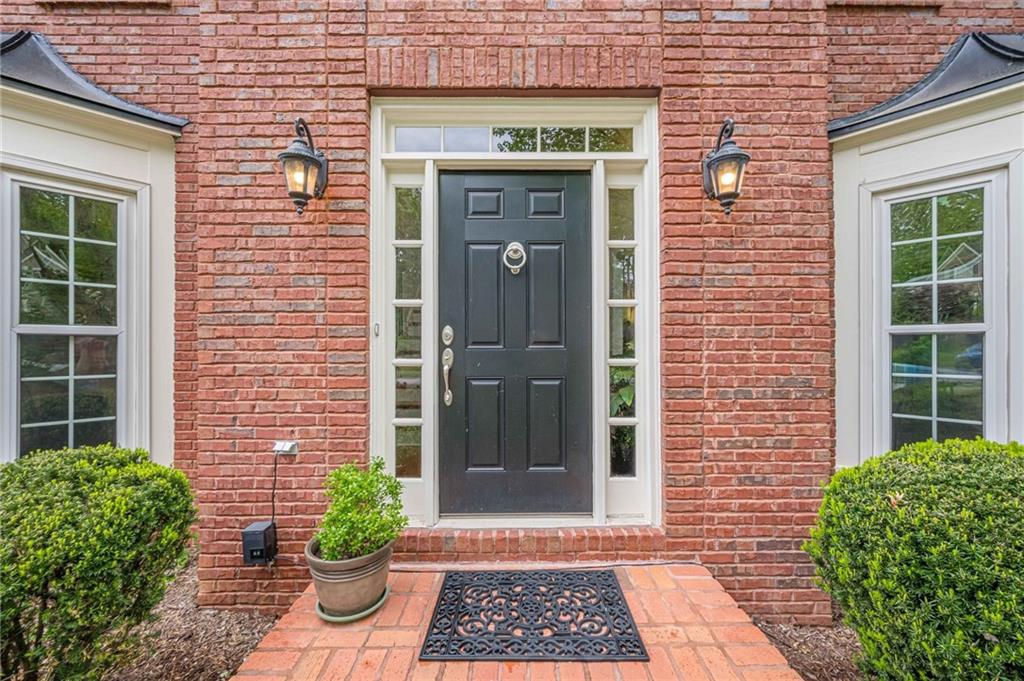 745 Amberton Close, Suwanee, Georgia image 5