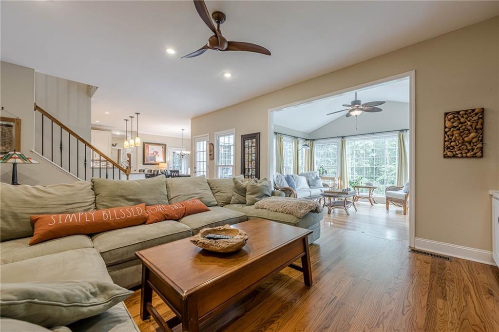 745 Amberton Close, Suwanee, Georgia image 14