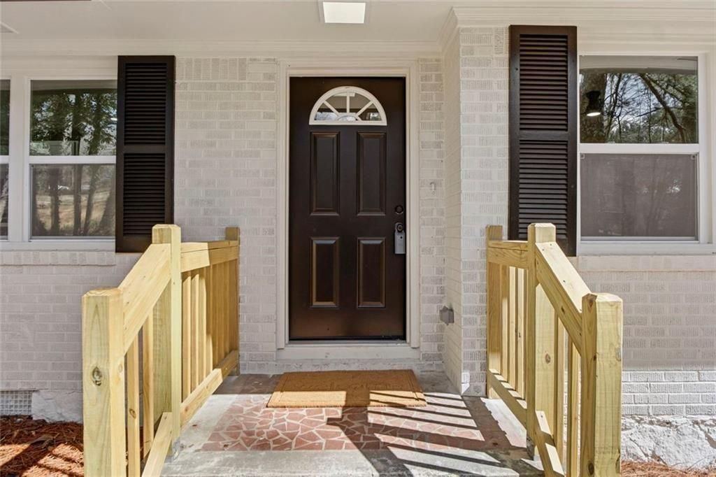 Photo of 1206 Tuckawanna Drive SW, Atlanta, GA 30311 (MLS # 7729143)