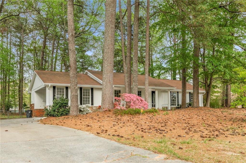 2694 Hickory Valley Drive, Snellville, Georgia image 1