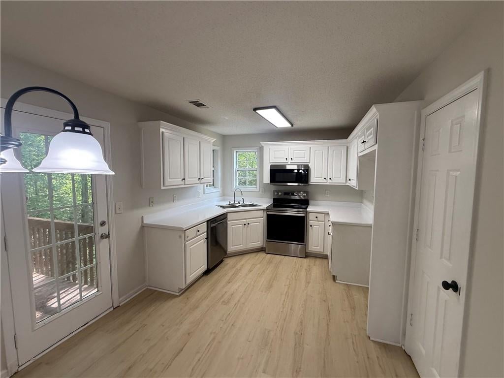 637 Skyland Drive