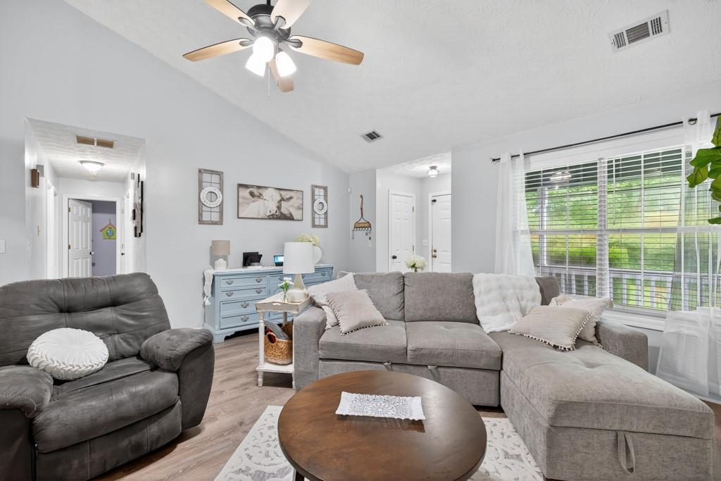 1505 River Falls Vw