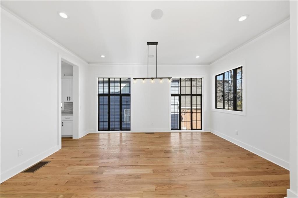 1385 Sylvan Circle NE