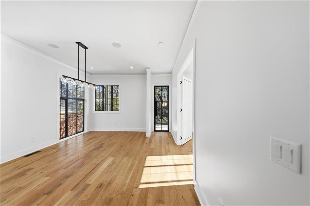 1385 Sylvan Circle NE