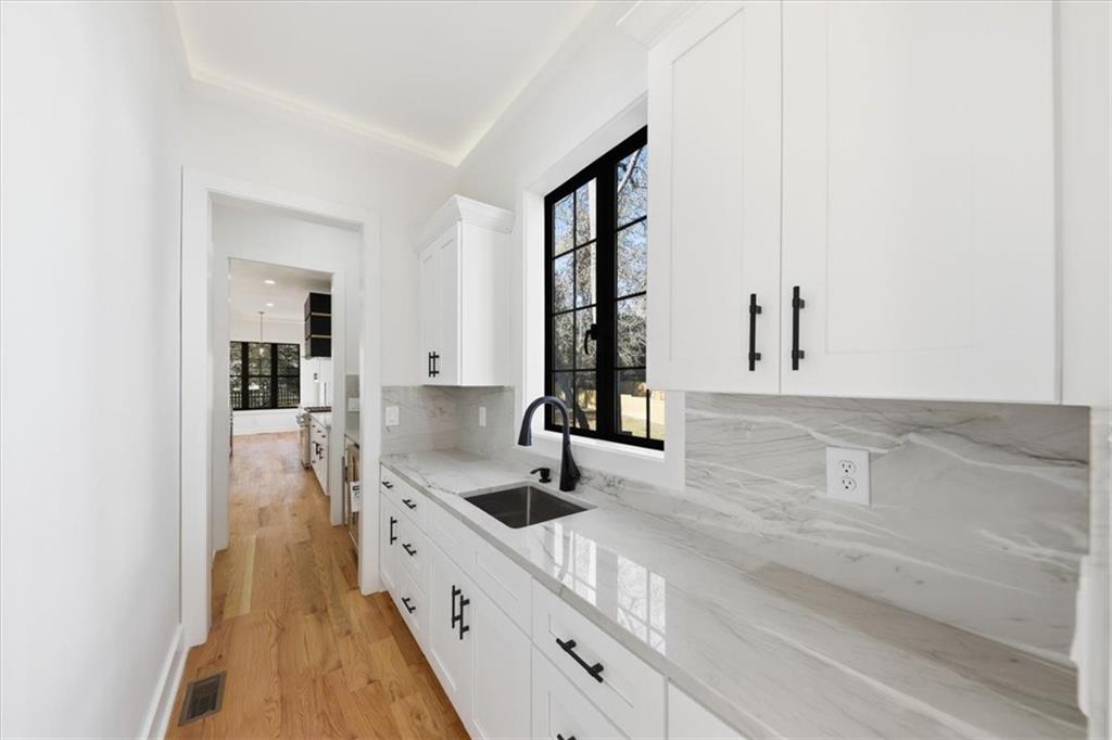 1385 Sylvan Circle NE