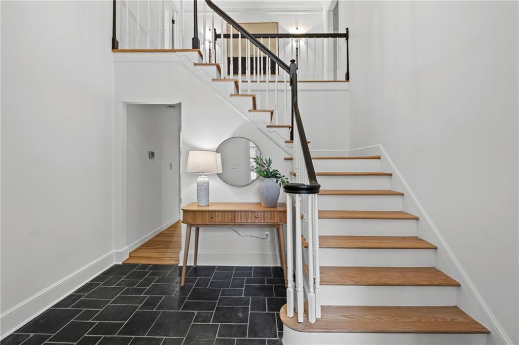 5287 Vernon Lake Drive