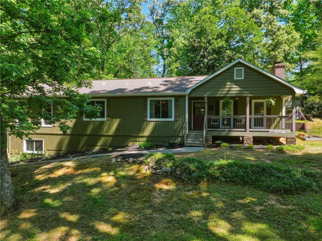 242 Lake Somerset Drive NW