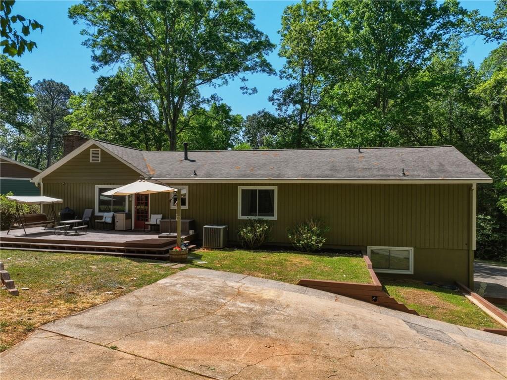 242 Lake Somerset Drive NW