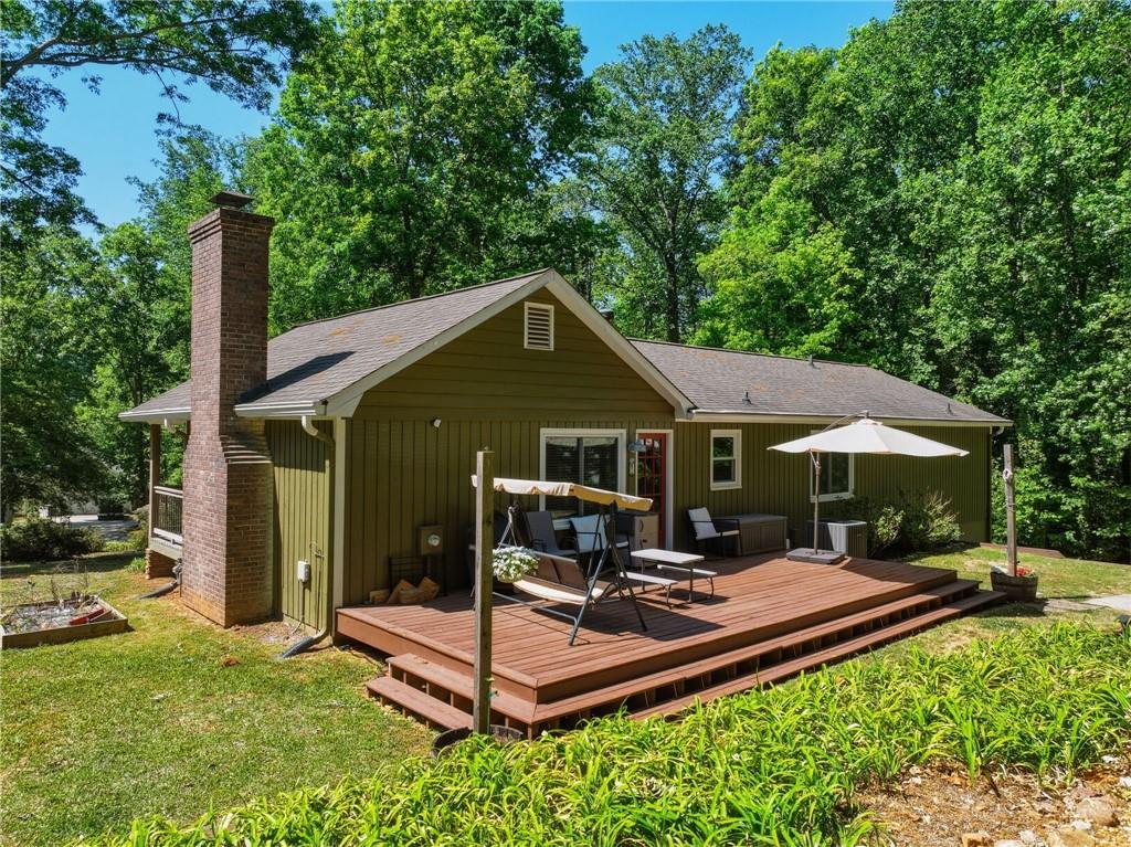 242 Lake Somerset Drive NW