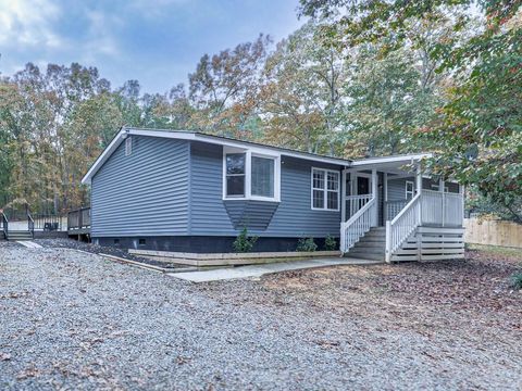 A home in Adairsville