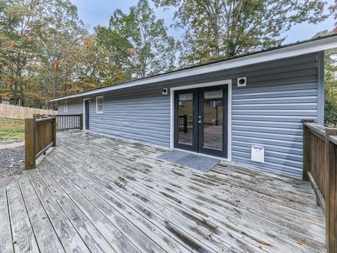 A home in Adairsville