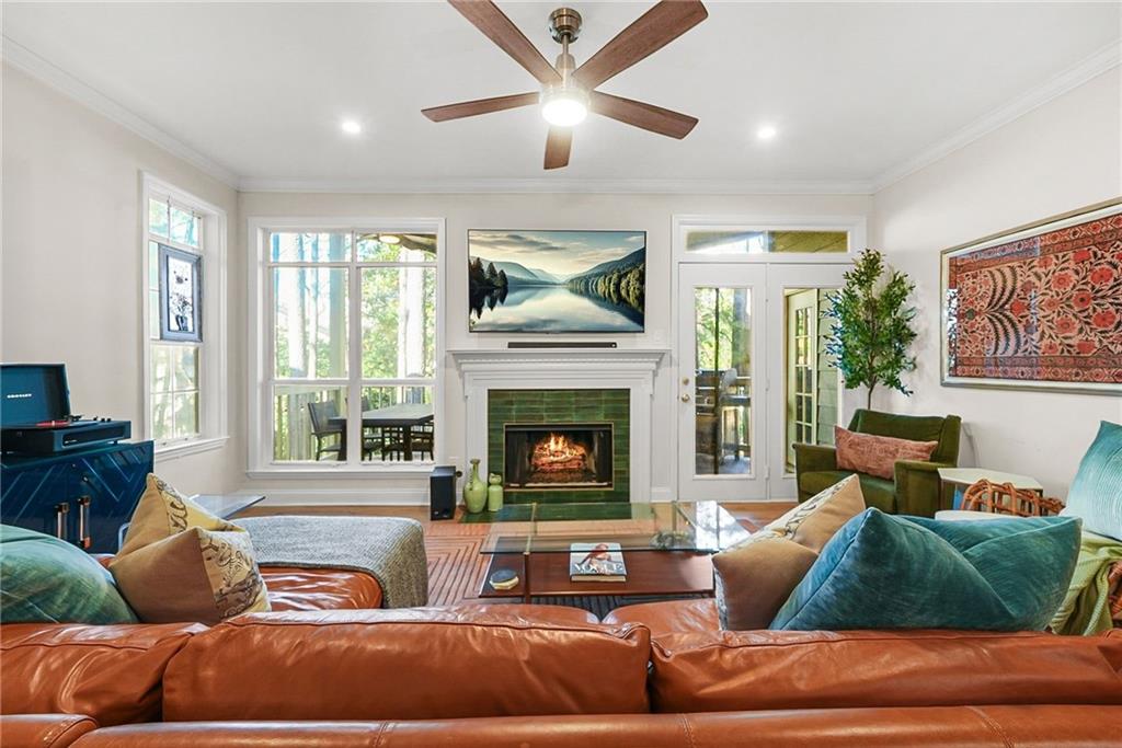 815 Mcgill Park Avenue NE