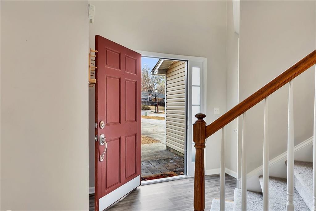 6326 Autumn View Way NW