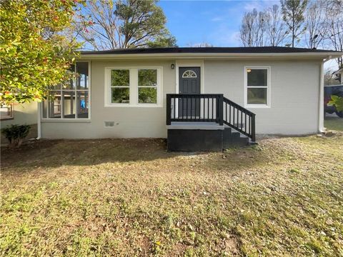 Homes For Sale - 28 Elm Street<br/> Hampton, GA 30228