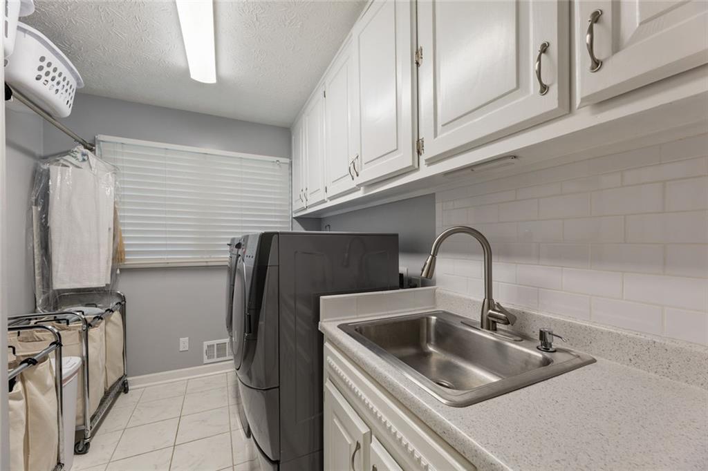 305 Spindle Court, Sandy Springs, Georgia image 17