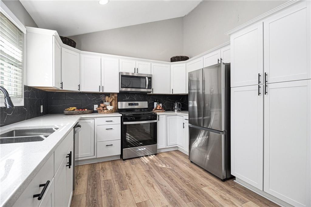 3795 King Edward Trail SW