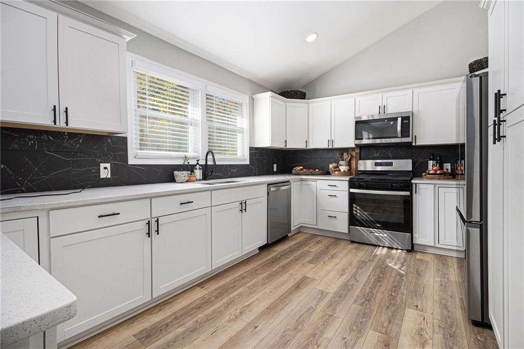 3795 King Edward Trail SW