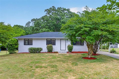 Homes For Sale - 207 Buena Vista Street<br/> Winder, GA 30680