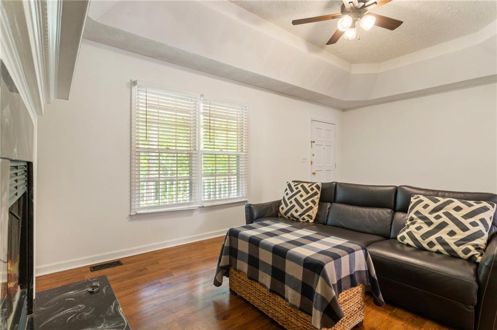 6637 Oak Farm Drive, Acworth, Georgia image 7