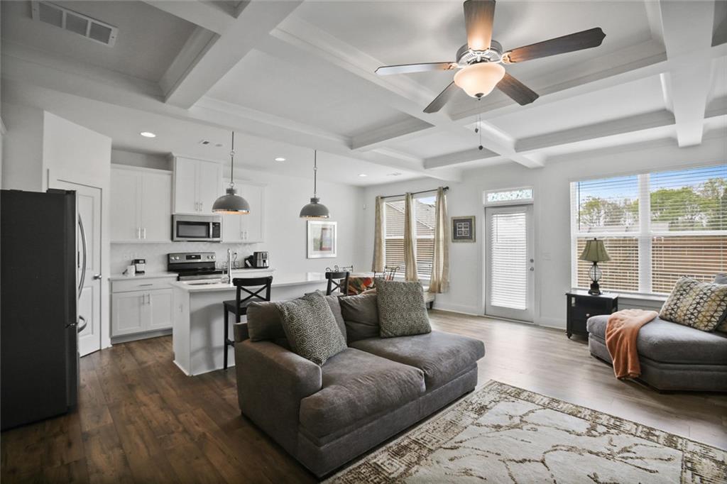 7637 Avalon Boulevard