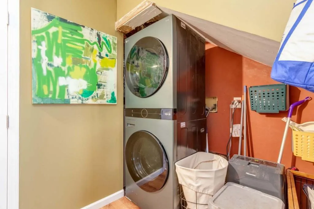 Atlanta, Georgia 30309, United States, 2 Bedrooms Bedrooms, ,2 BathroomsBathrooms,Residential,Active,36887