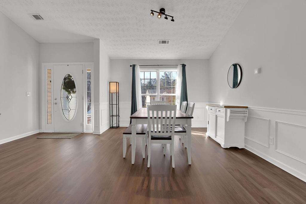 2516 Briar Valley Way