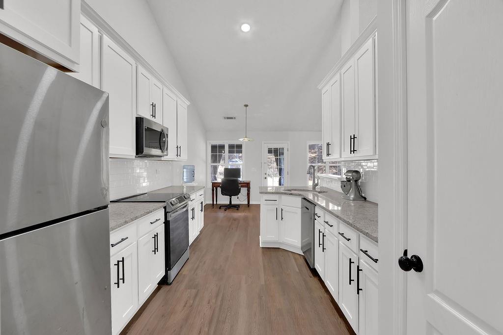 2516 Briar Valley Way