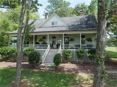 170 Summit Circle Ball Ground GA 30107