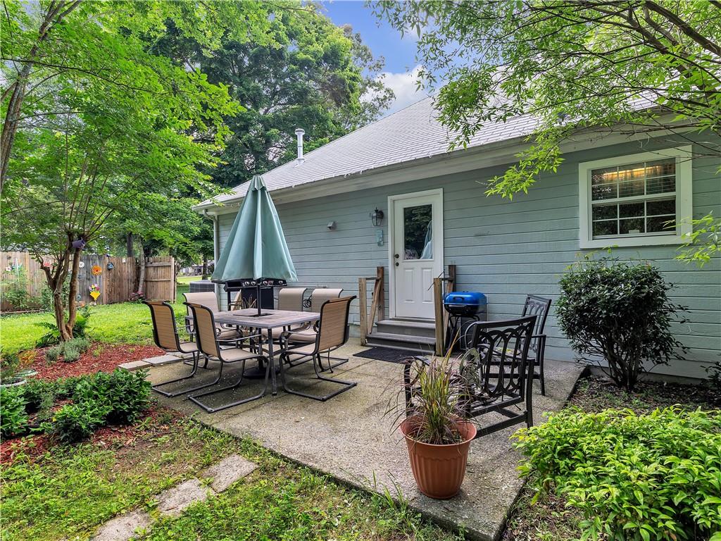 104 Blue Holly Drive NE