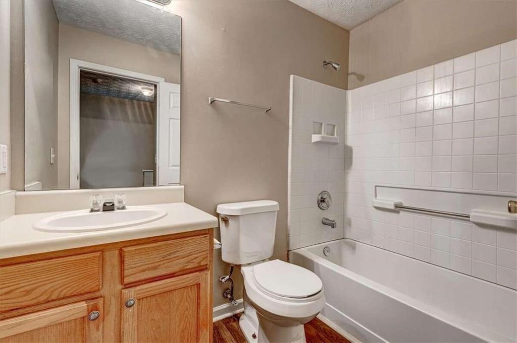 2289 Strathmoor Manor Drive