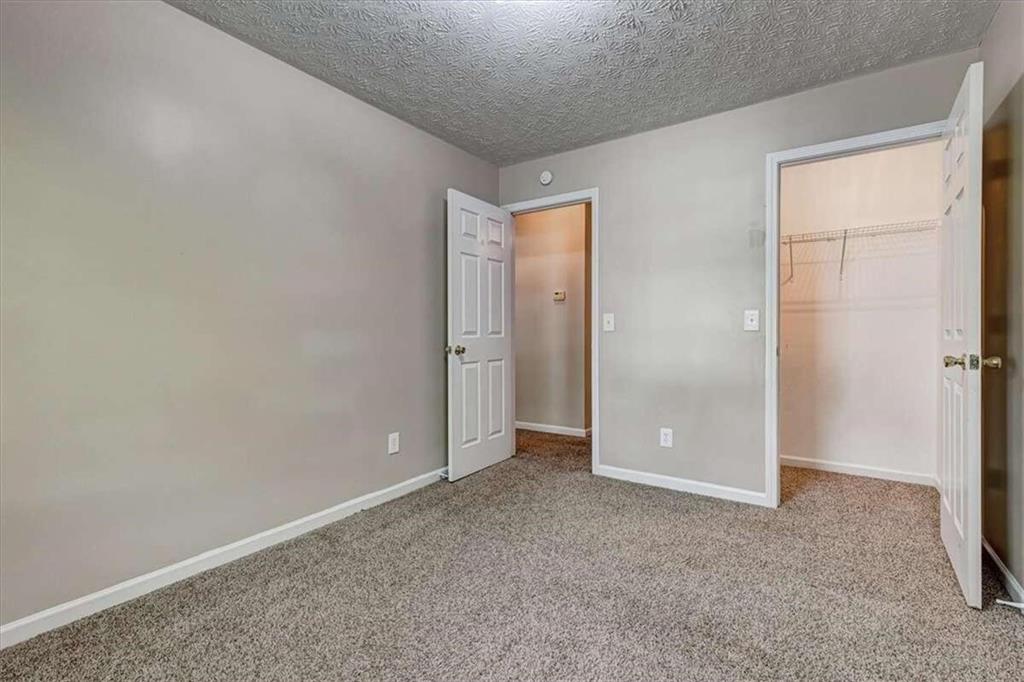 2289 Strathmoor Manor Drive