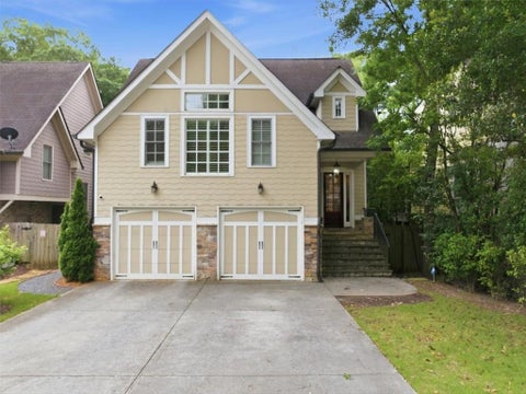 Photo of 1041 Pine Grove Avenue NE, Atlanta, GA 30319 (MLS # 7783361)