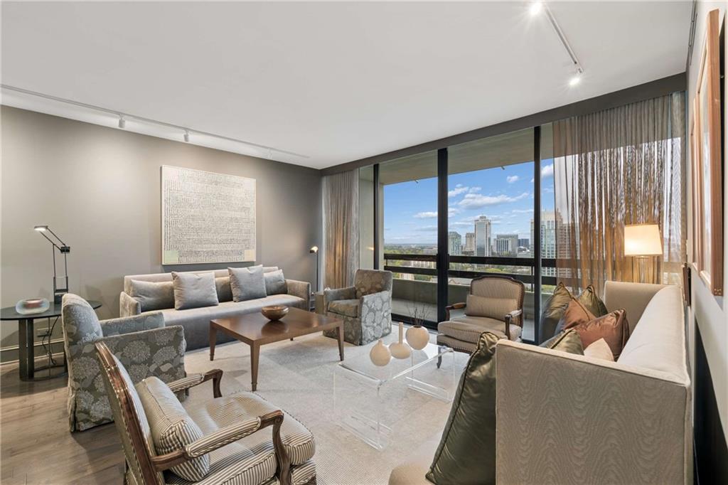 2660 Peachtree Road NW 28F