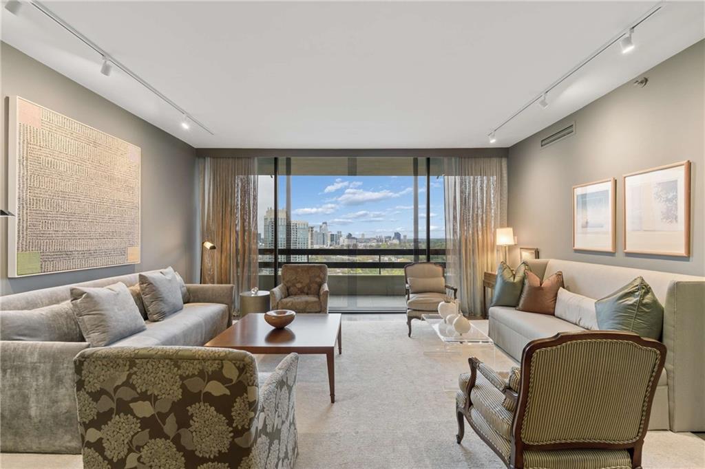 2660 Peachtree Road NW 28F