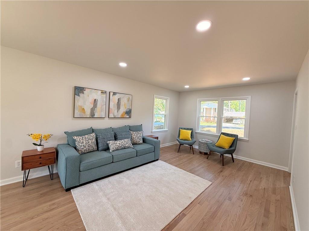 563 Hillandale Circle SW