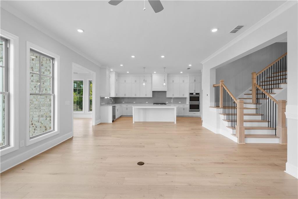11255 Knollwood Bend