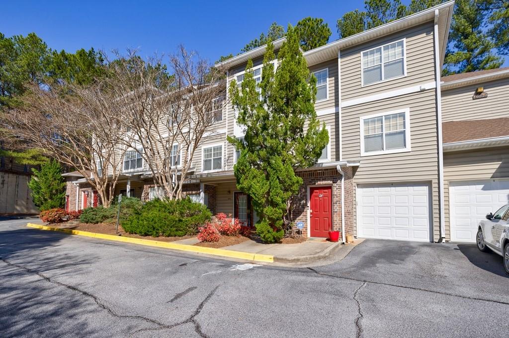 2700 Pine Tree Road NE 4006