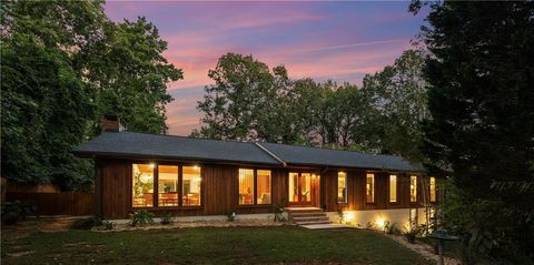 Photo of 4381 King Valley Drive SE, Smyrna, GA 30082 (MLS # 7663276)