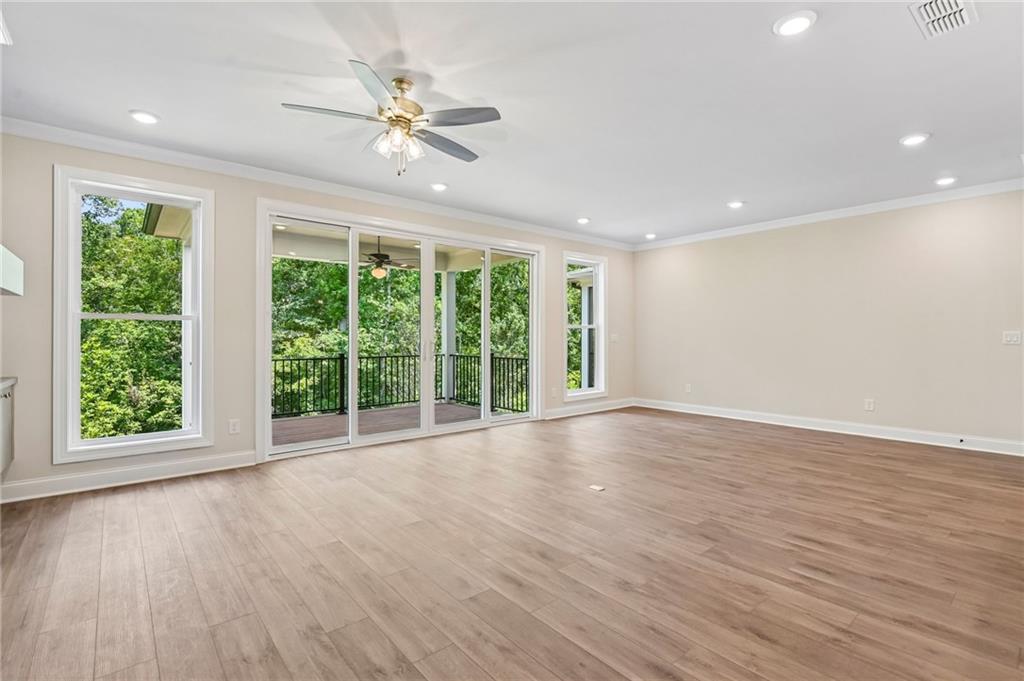 5679 Broad River View 438