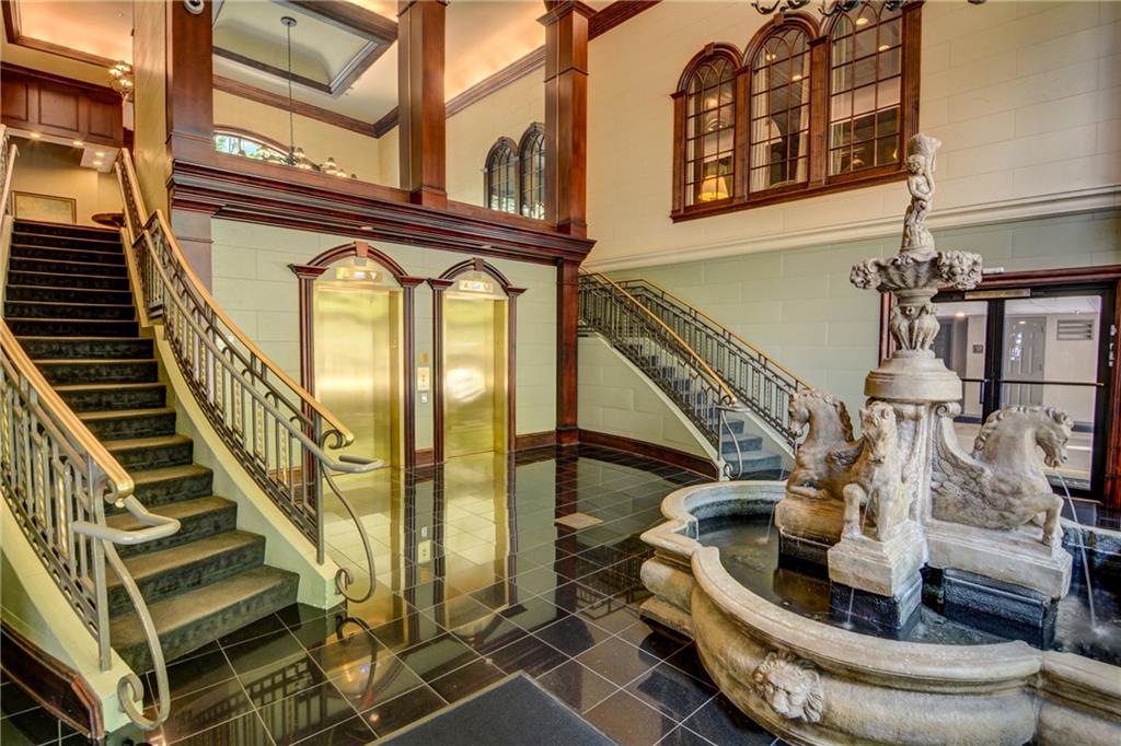 3334 Peachtree Road NE 1208