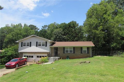 A home in Fairburn