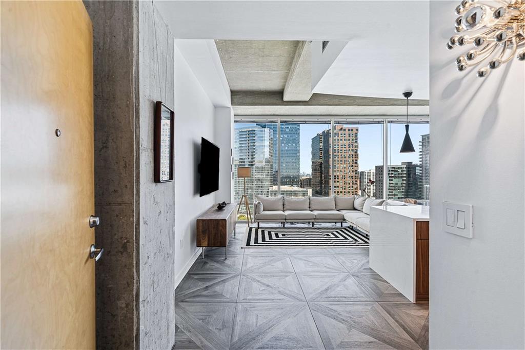 943 Peachtree Street NE 1618