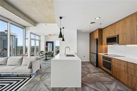 Condo For Sale - 943 Peachtree Street #1618<br/> Atlanta, GA 30309