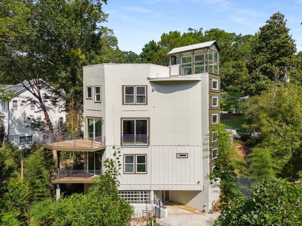 335 Eureka Drive NE