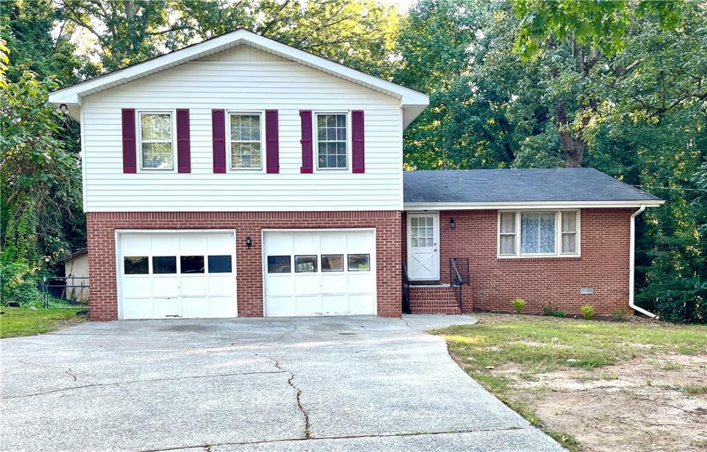 Charming 2-Story Home in Sought-After Parkview District
Welcome to this delightful 2-story home, perfectly situated in a warm family-friendly
neighborhood just minutes from shopping, dining, and award-winning Gwinnett County parks
and schools. Located in the highly acclaimed Parkview High School district, this property offers
an exceptional setting to raise your family, complete with beautiful tree lined streets!
Inside you will find an updated eat-in kitchen, a separate formal dining room for special
gatherings, and a versatile bonus room that’s perfect for a home office, formal living room,
playroom, or media space. The nicely apportioned secondary bedrooms provide comfort and
privacy for everyone. Freshly painted secondary bedrooms, family room, kitchen, and ½
bathroom. Garage and shed have excellent extra storage space for all yard and hobby equipment.
Step out onto the deck to retreat and enjoy a partially wooded, private backyard ideal for
relaxing, entertaining, family reunions, gardening or letting kids be kids! This home is ready for
your personal finishing touches, making it the perfect opportunity to create your dream space in
one of Gwinnett’s most desirable areas.
Don’t miss your chance to make this home yours!
