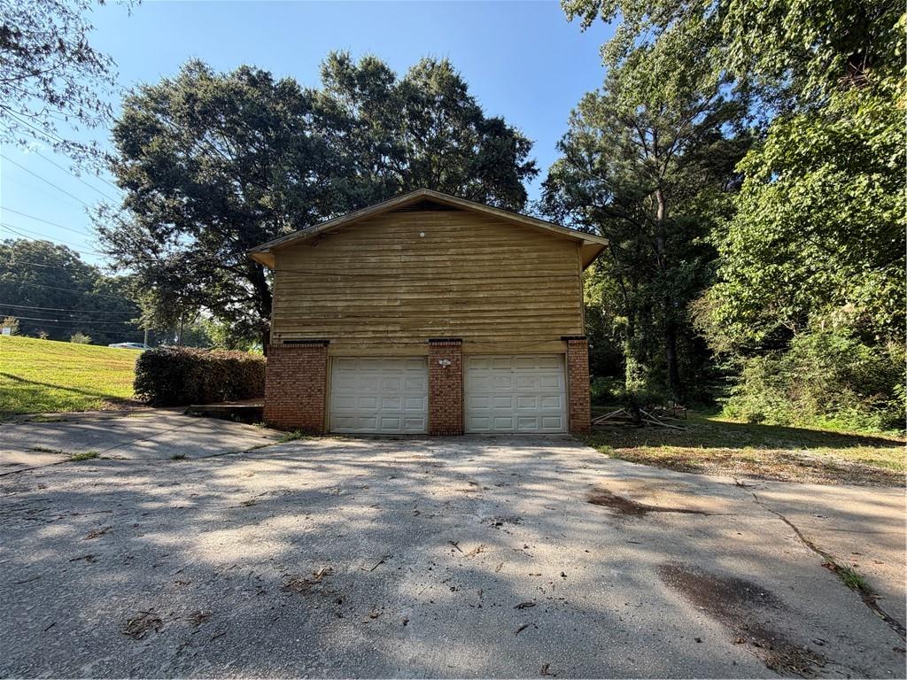 984 Beaver Ruin Road